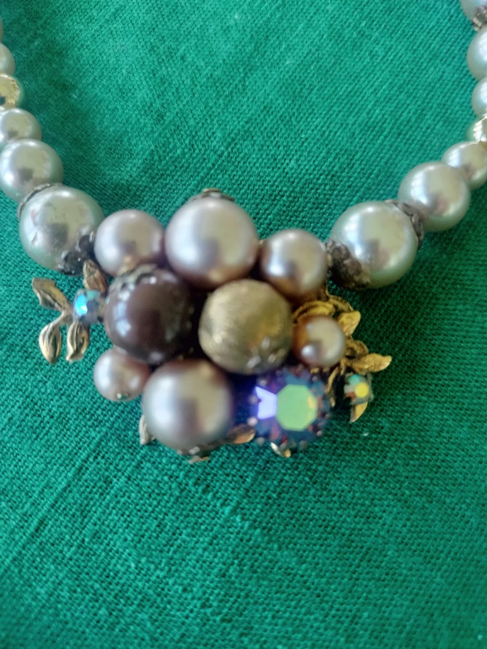N/A elegant pearl